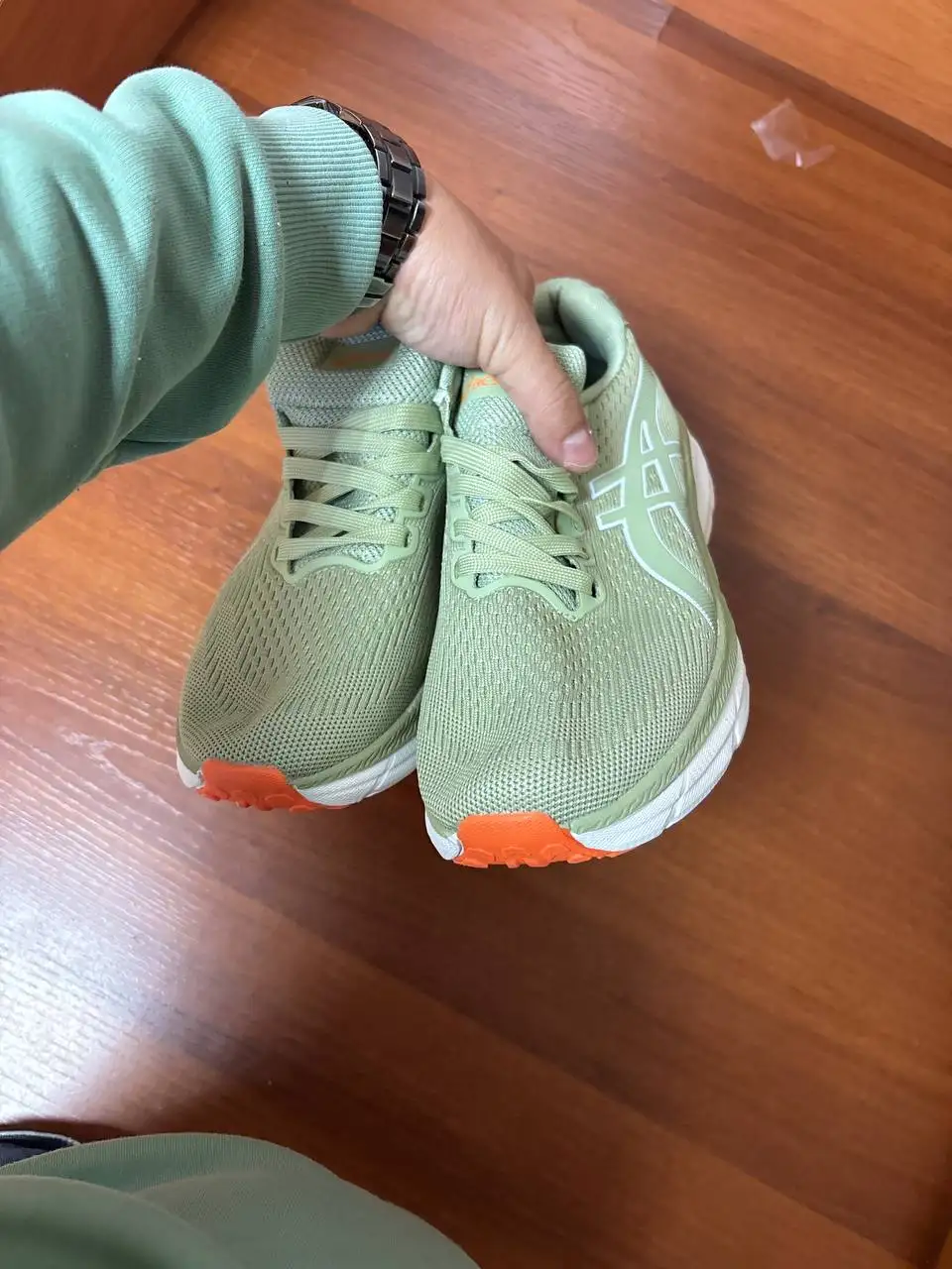 Продам новые кроссовки Asics - Обувь (Одежда) в Новокузнецк