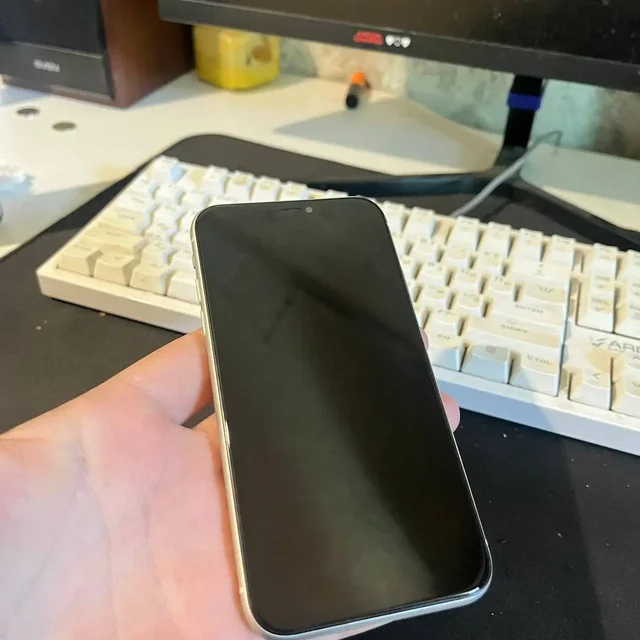 Продаю iPhone 11 128GB - Электроника в Новокузнецк