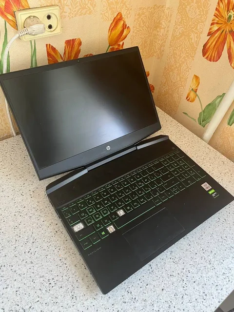 HP Pavilion 15 ноутбук - Портативные колонки в Новокузнецк