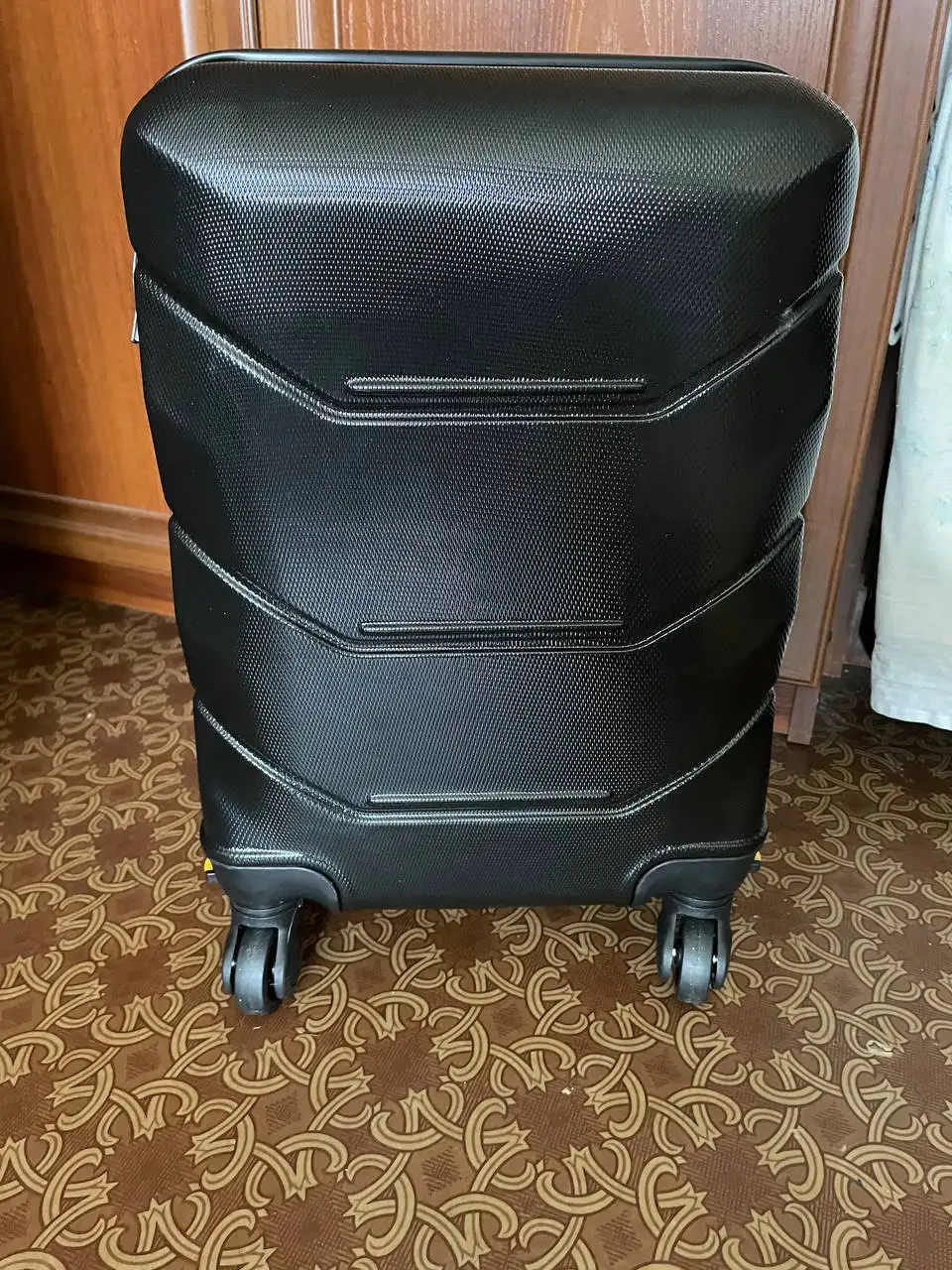 Абсолютно новый чемодан XS - Для дома и дачи в Новокузнецк