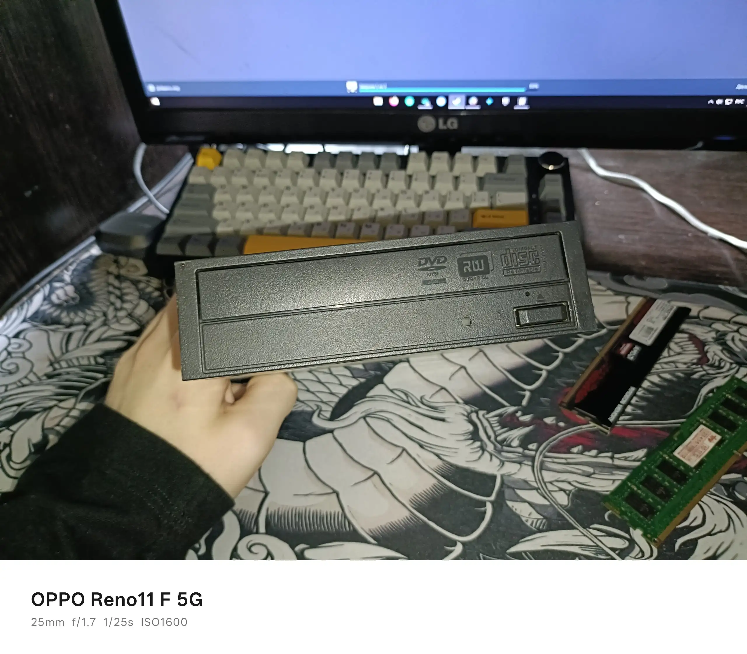 БП Zalman 500W, клавиатура Bloody, дисковод, оперативная память - Компьютерные комплектующие (Электроника) в Новокузнецк