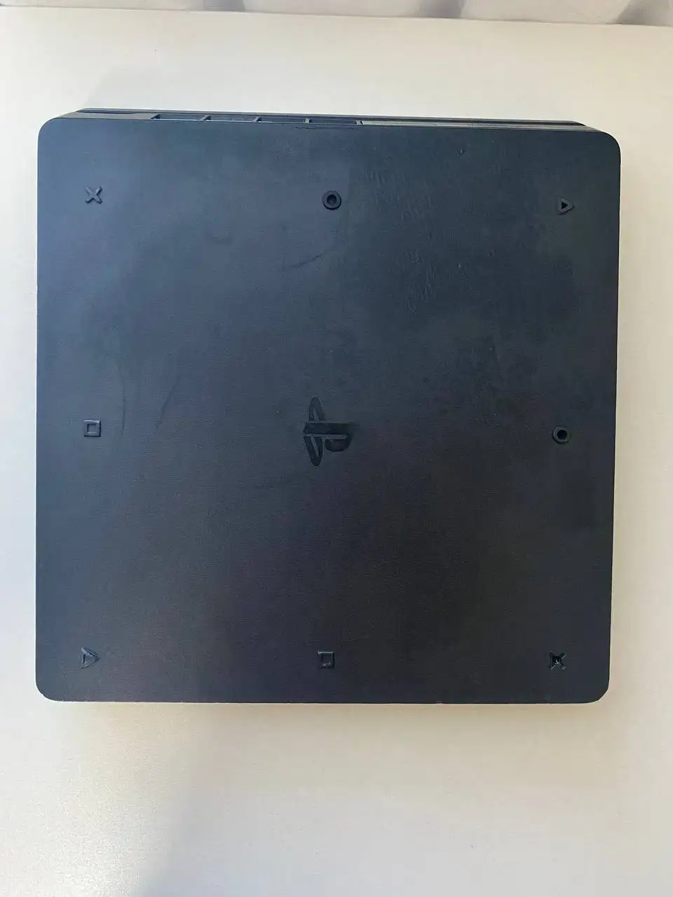 Продаю PS4 Slim 1TB с двумя геймпадами и GTA V в Новокузнецке - Игровые приставки (Электроника) в Новокузнецк