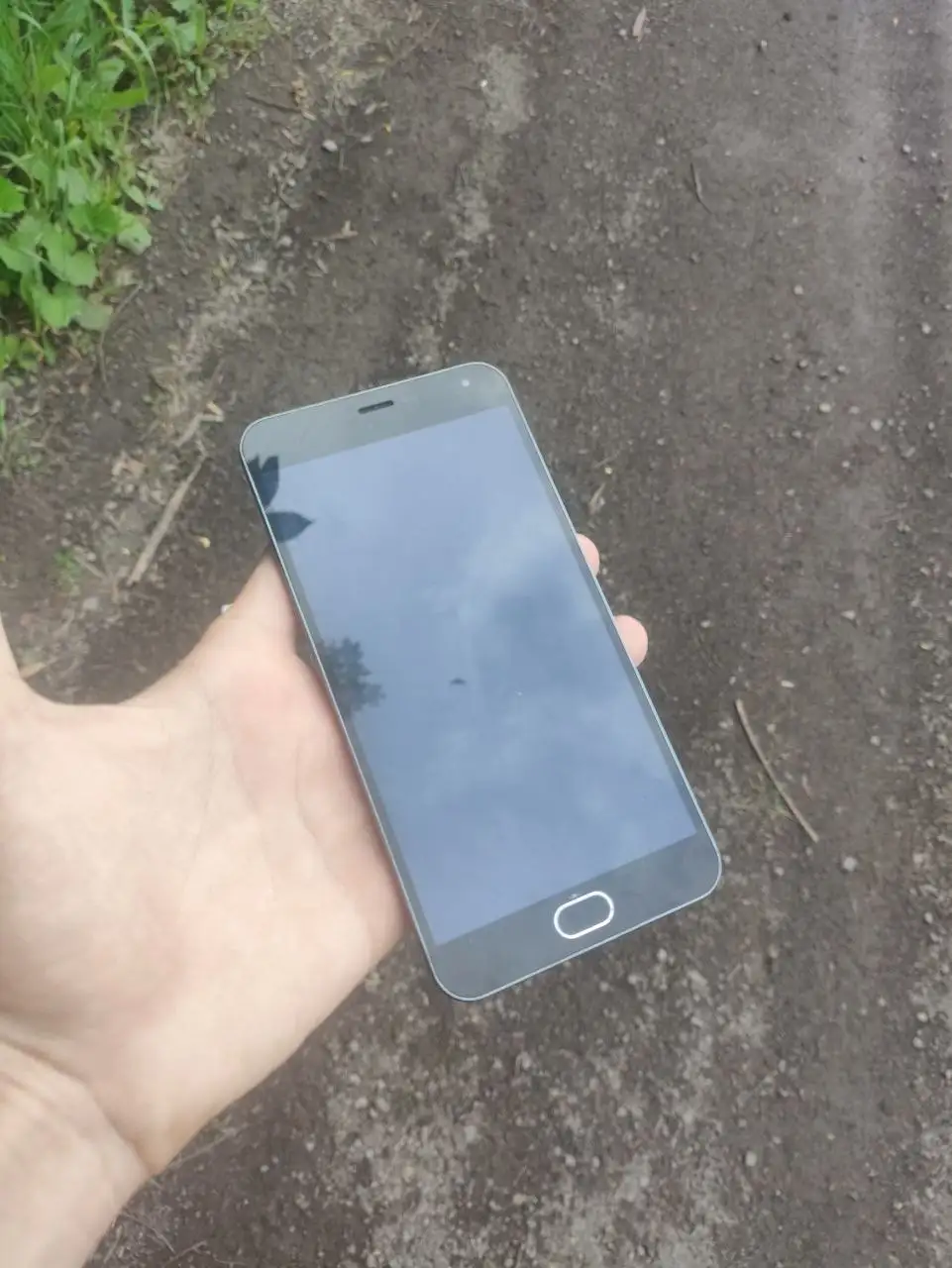 Продам Meizu 500 рублей - Мобильные телефоны (Электроника) в Новокузнецк