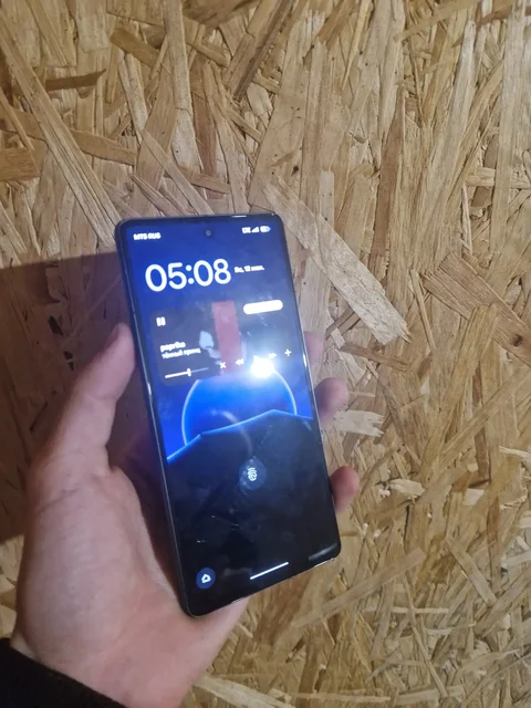Pixel 7 с разбитым экраном - Компьютеры и ноутбуки в Новокузнецк