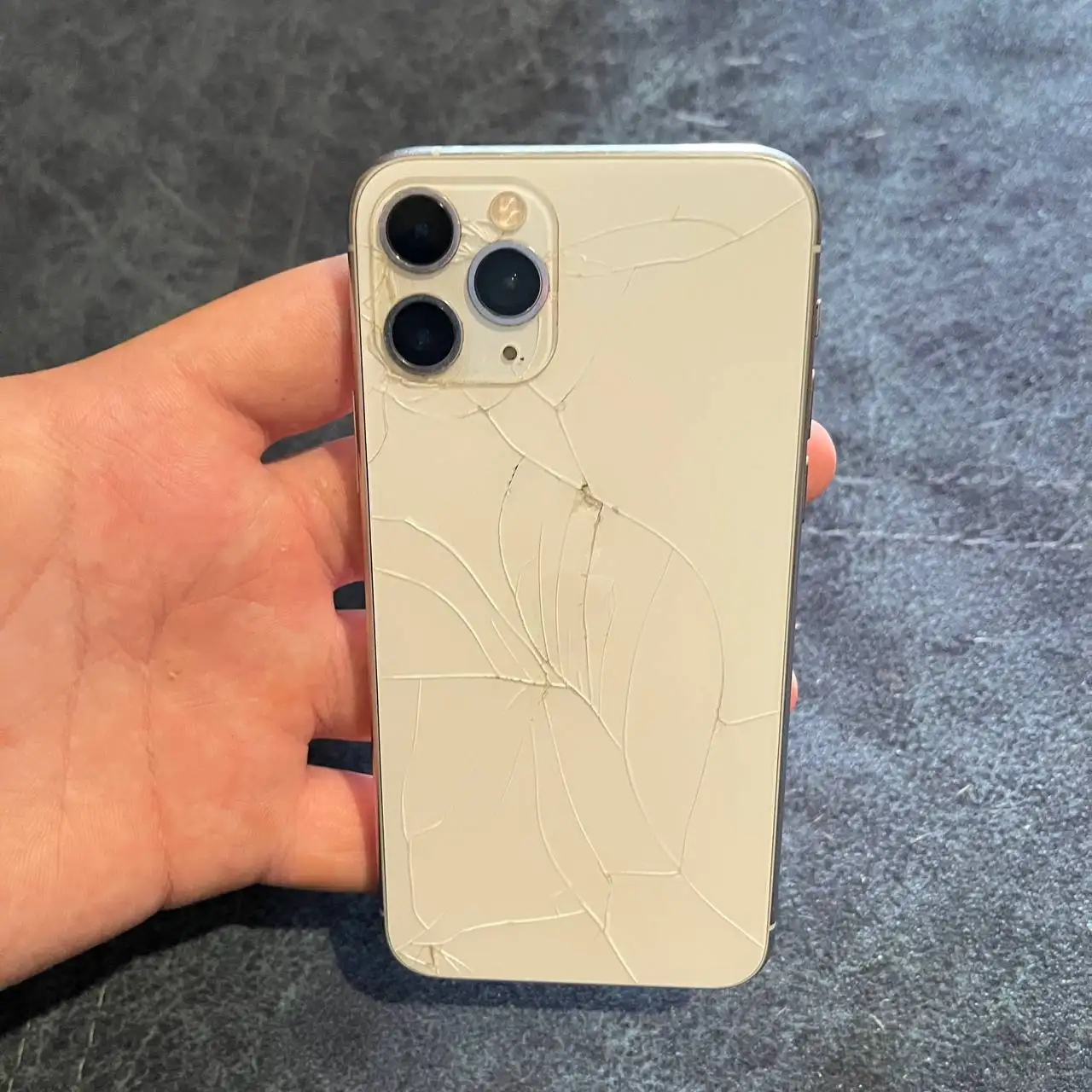 iPhone 11 Pro 256Gb - Смартфоны (Электроника) в Новокузнецк