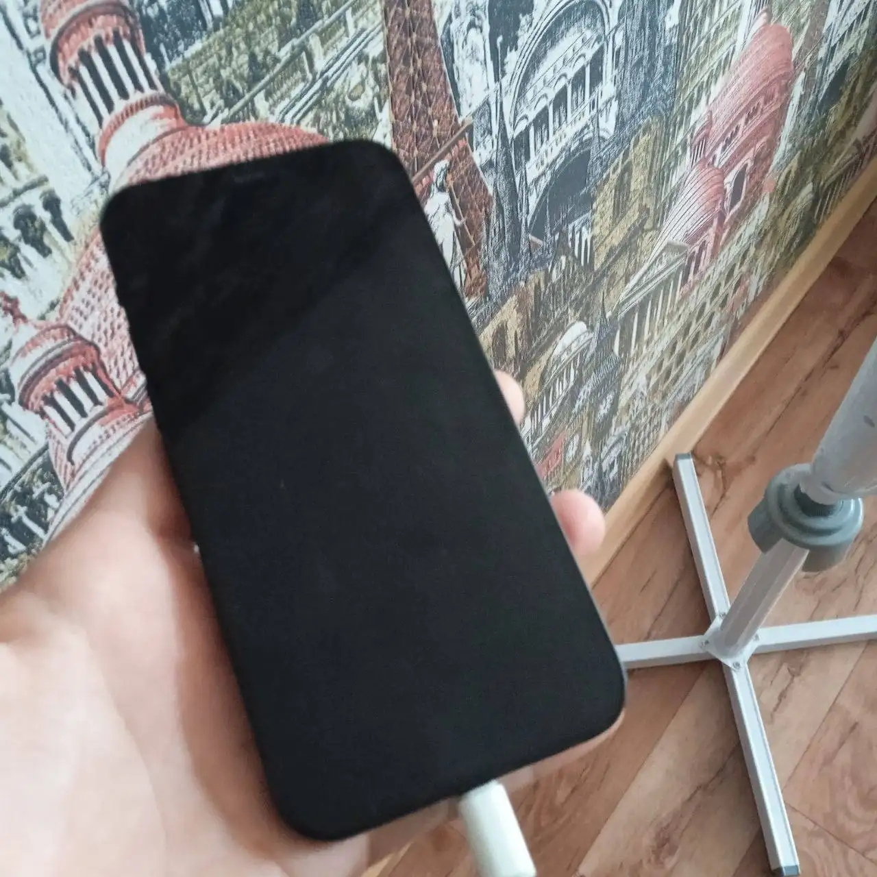 Обменяю iPhone 12 - Смартфоны (Электроника) в Новокузнецк