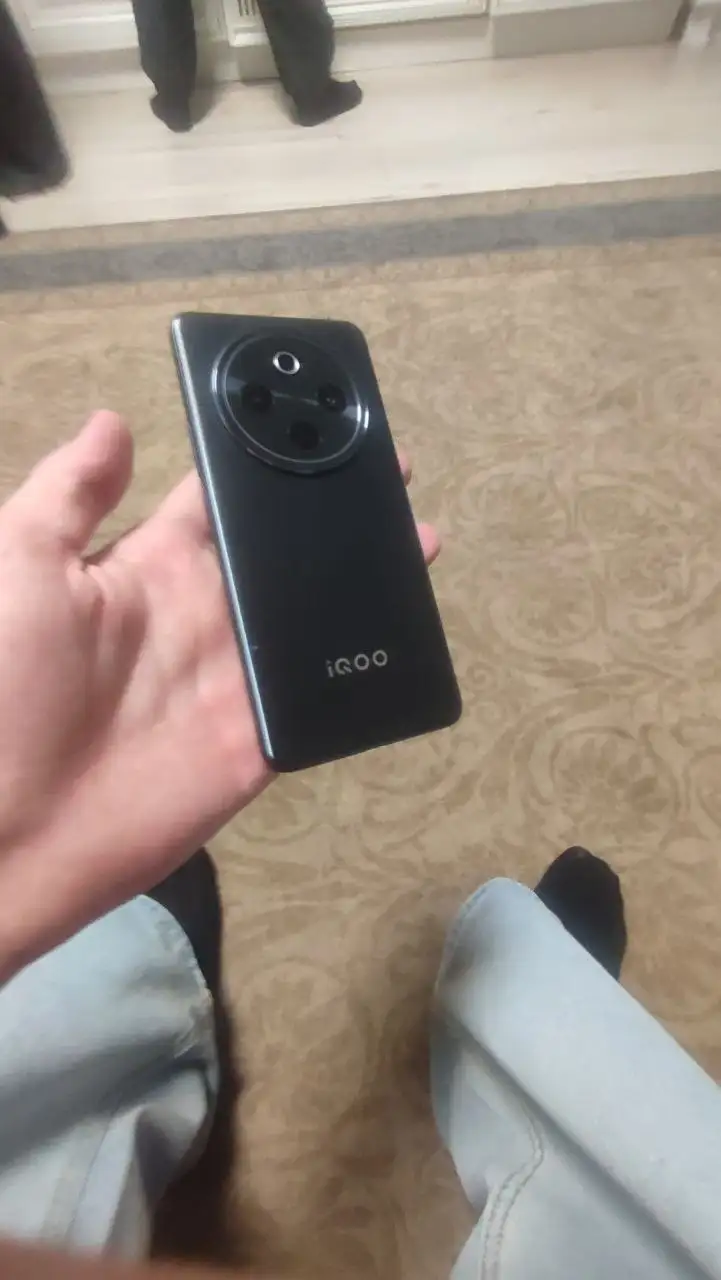 Обмен iQOO Z10 5G на iPhone 11-12 Pro - Мобильные телефоны (Электроника) в Новокузнецк