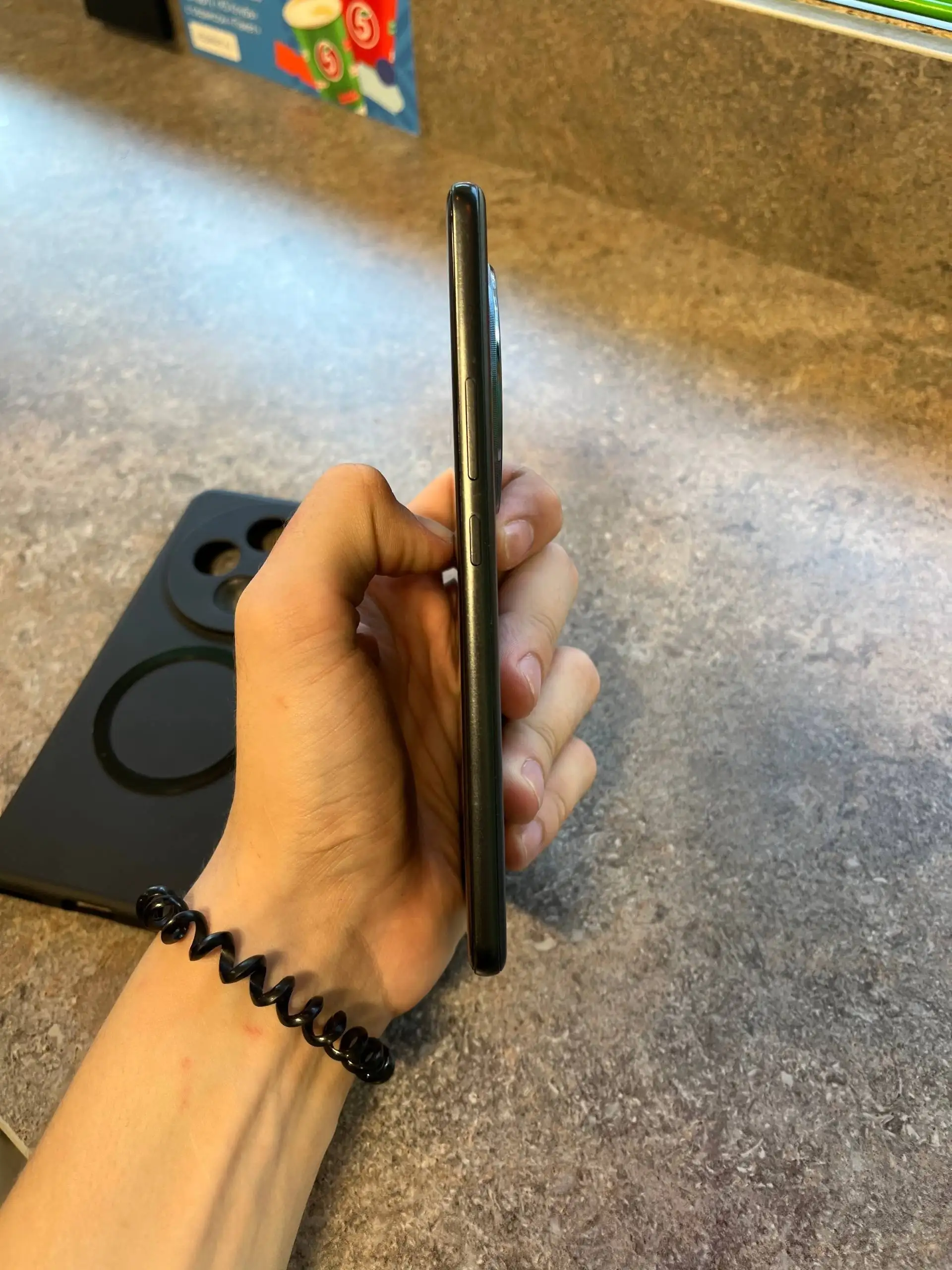 Продажа iQOO Z10 5G - Мобильные телефоны (Электроника) в Новокузнецк