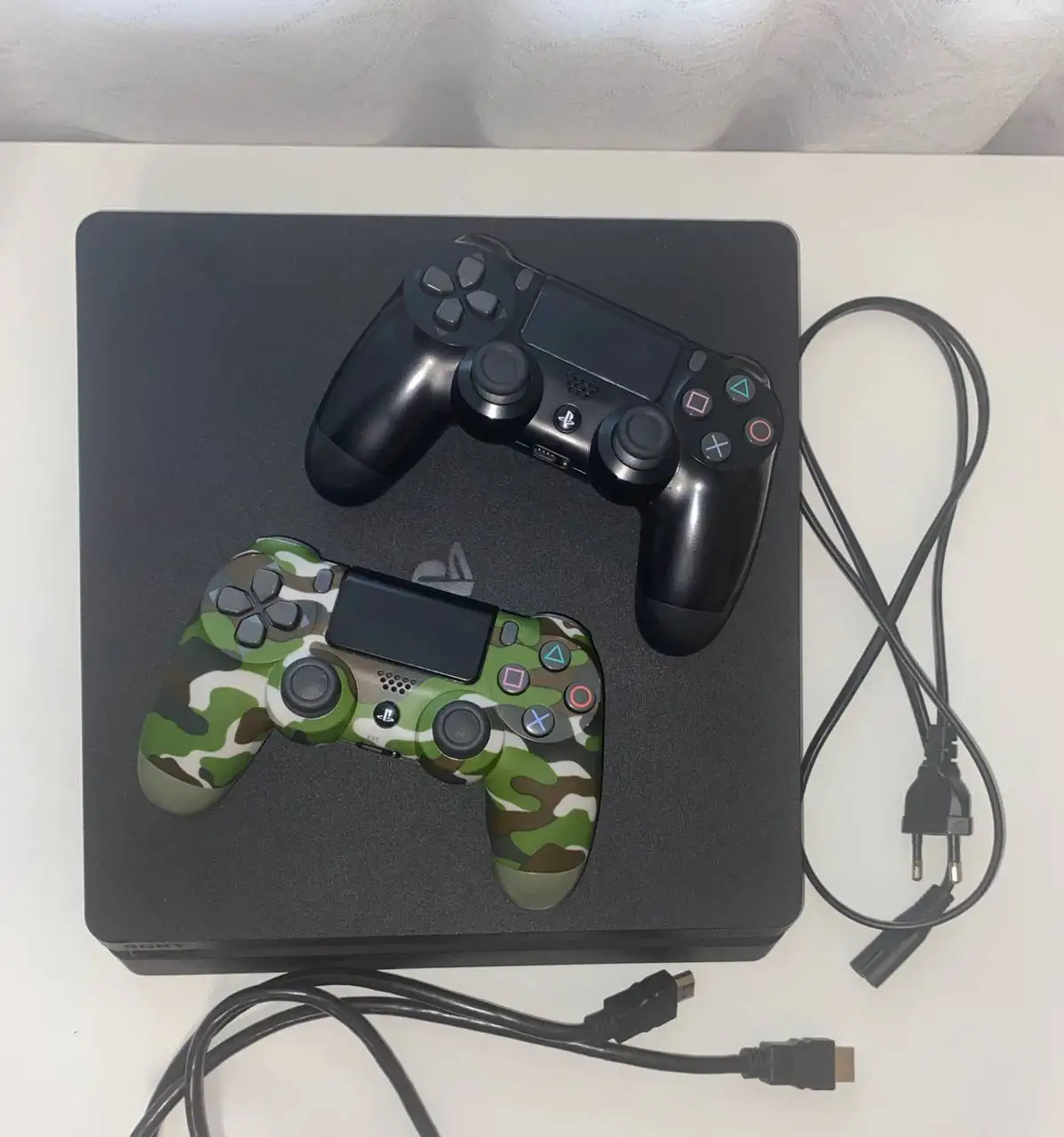PS4 Slim 1TB в отличном состоянии - Игровые приставки (Электроника) в Новокузнецк