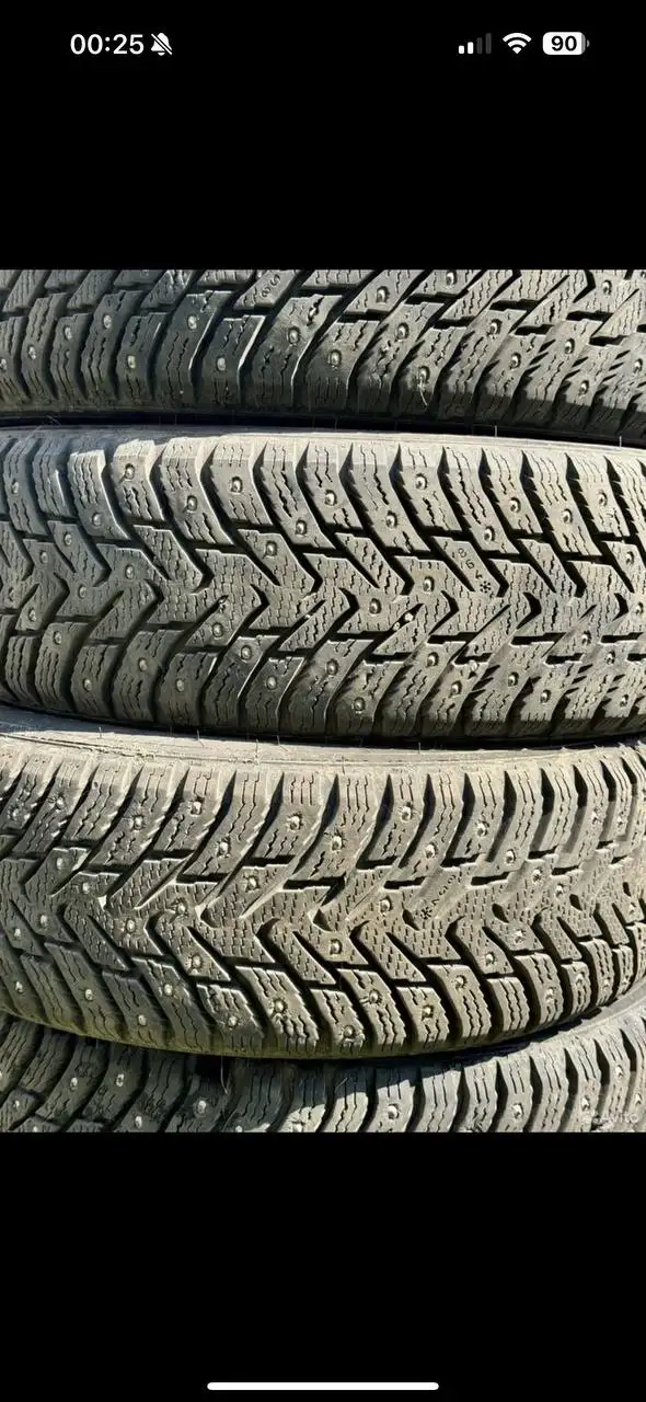 Продам шипованную зимнюю резину - Шины (Авто) в Новокузнецк