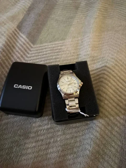 Продам новые часы CASIO QUARTZ в трех расцветках - Барахолка в Новокузнецк
