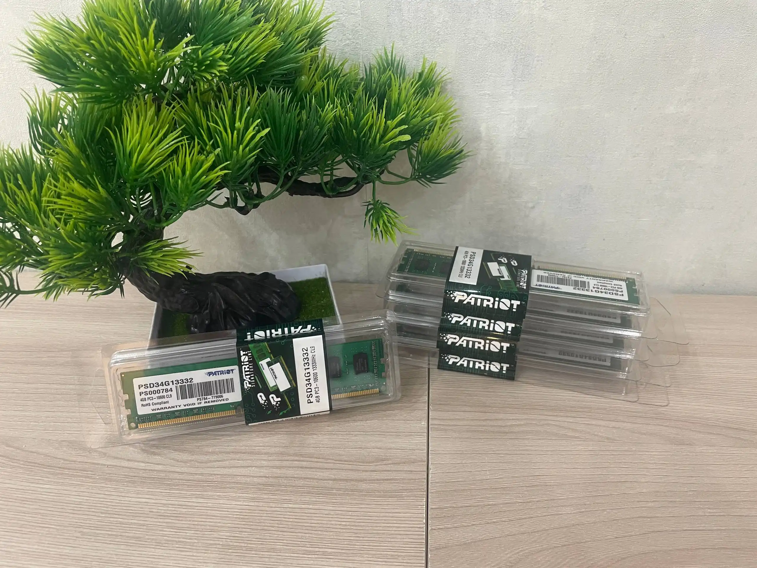 Продам оперативную память Patriot DDR3 4Gb 1333MHz - Компьютерные комплектующие (Электроника) в Хабаровск