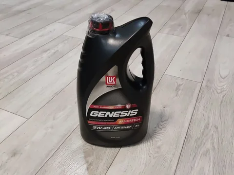 Продажа масла Lukoil genesis 5w-40 - Авто в Уфа