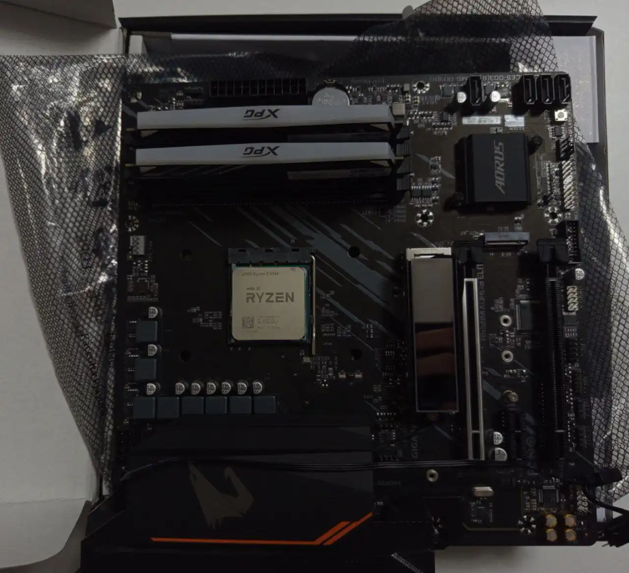 Продам материнскую плату Gigabyte B550m Aorus Elite