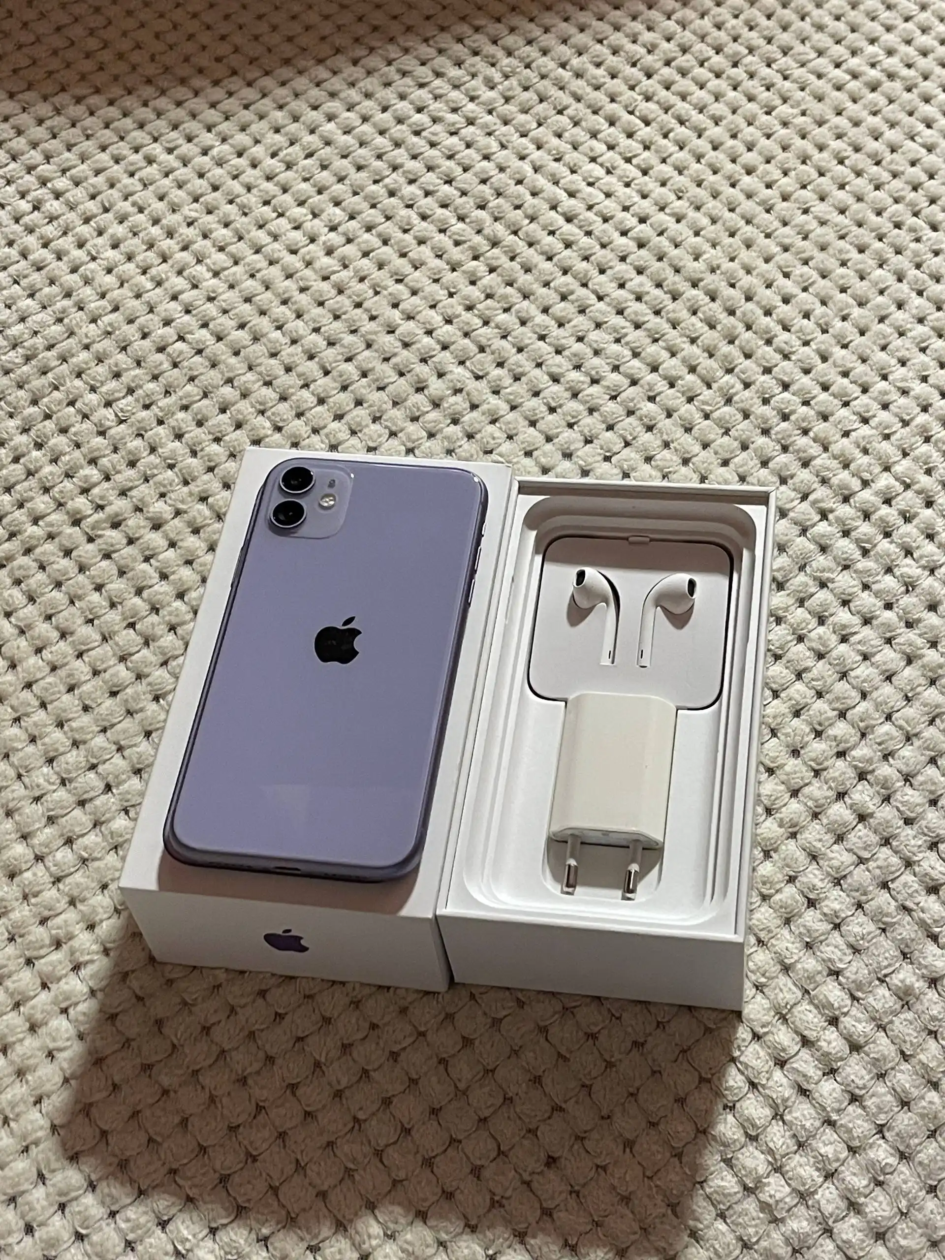 iPhone 11 64GB в отличном состоянии