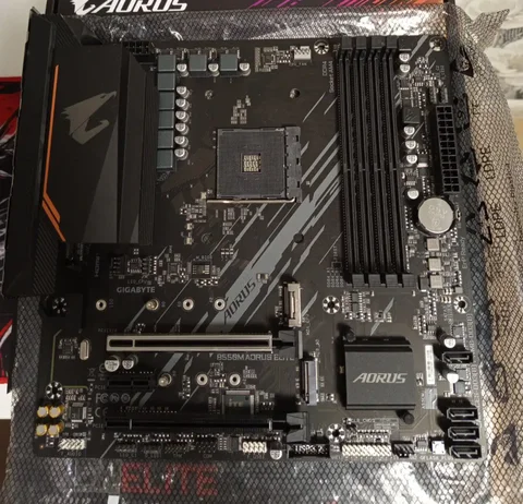 Продам материнскую плату Gigabyte B550m Aorus Elite - Электроника в Уфа