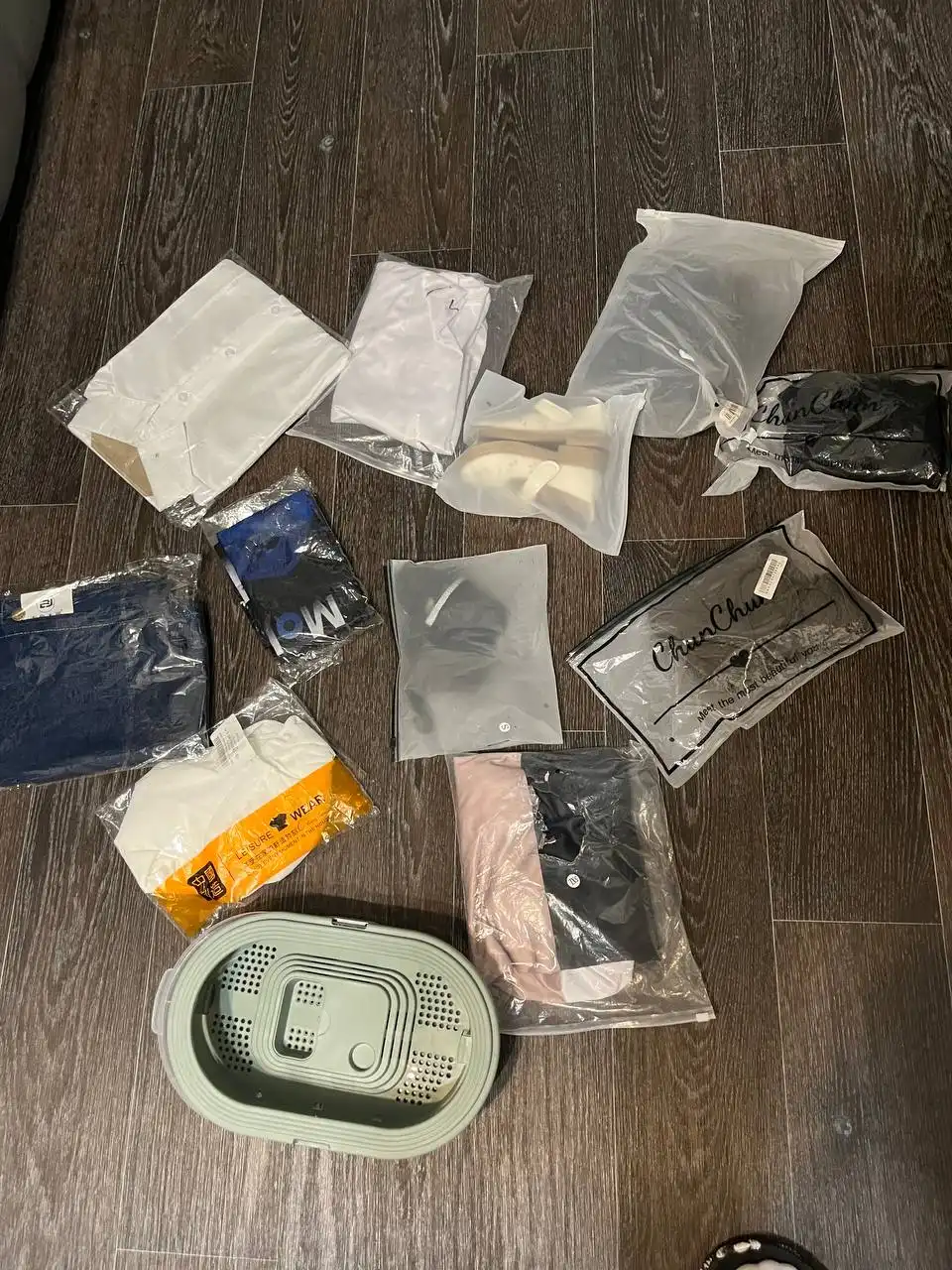 Продажа вещей по 100 рублей