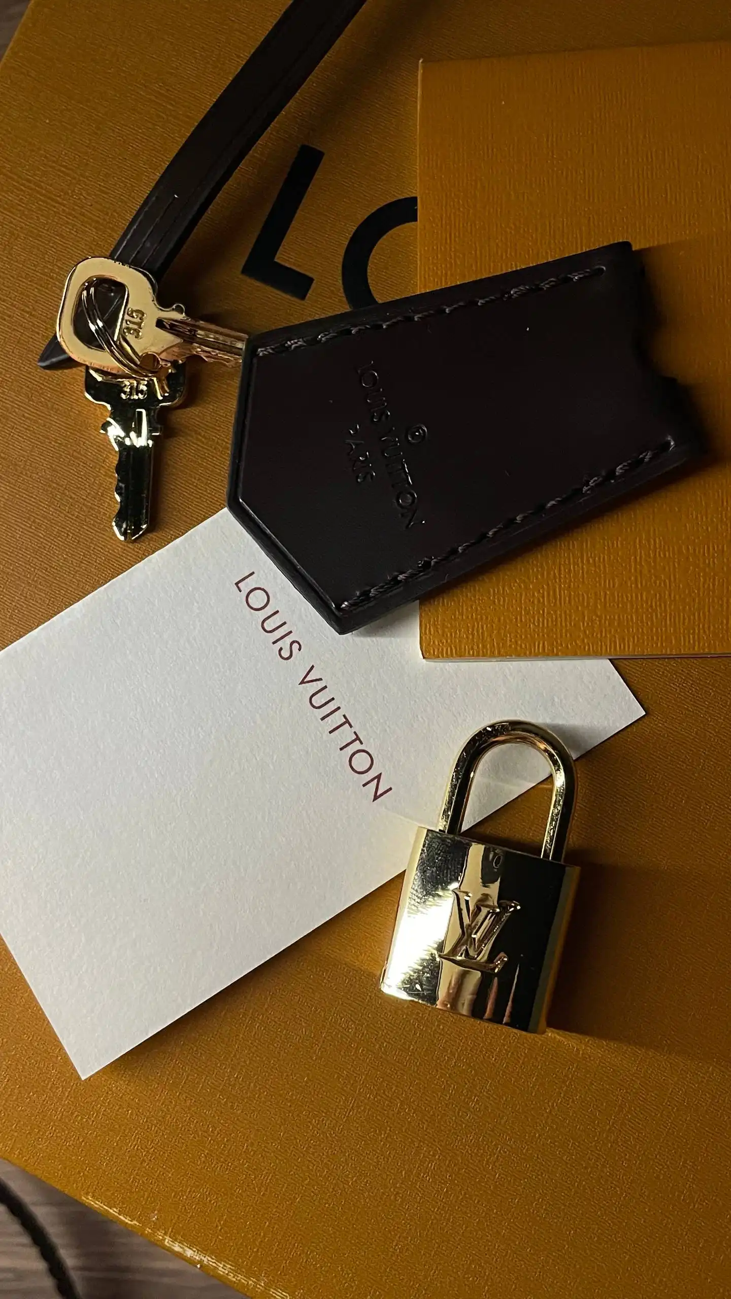 Продам сумку Louis Vuitton