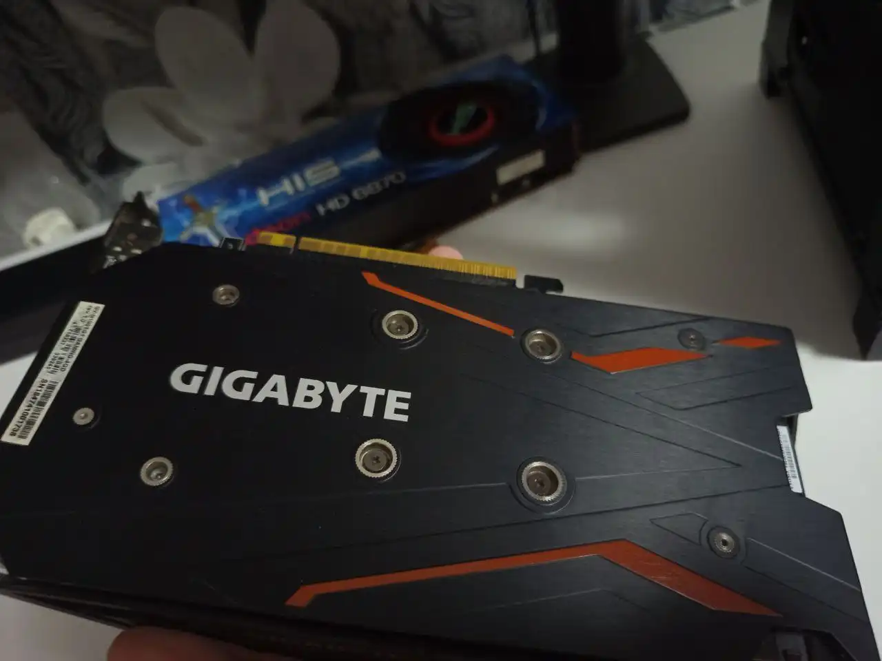 Продам рабочую видеокарту Gigabyte GTX 1050TI