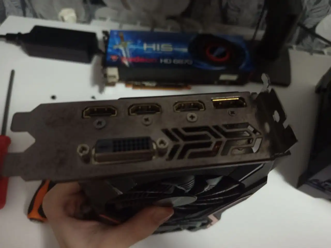 Продам рабочую видеокарту Gigabyte GTX 1050TI
