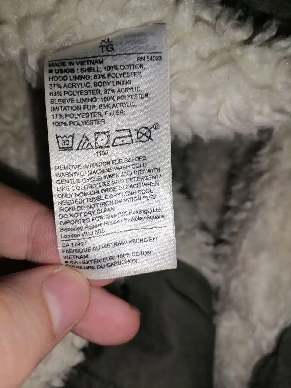 Продам зимнюю куртку Gap XL