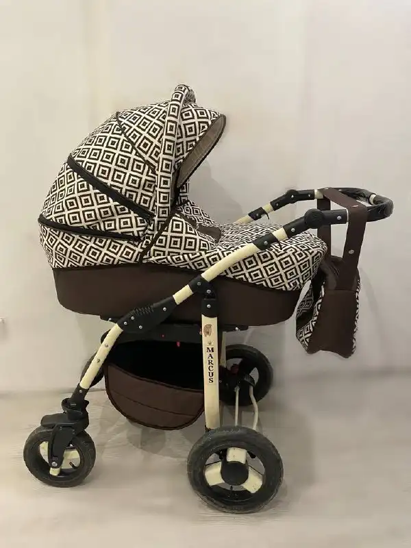 Продам детскую коляску с полной комплектацией