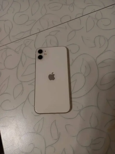 Продажа iPhone 11 с аксессуарами - Электроника в Уфа