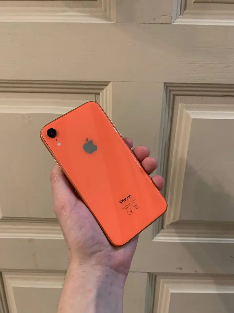 iPhone XR 64 ГБ в хорошем состоянии