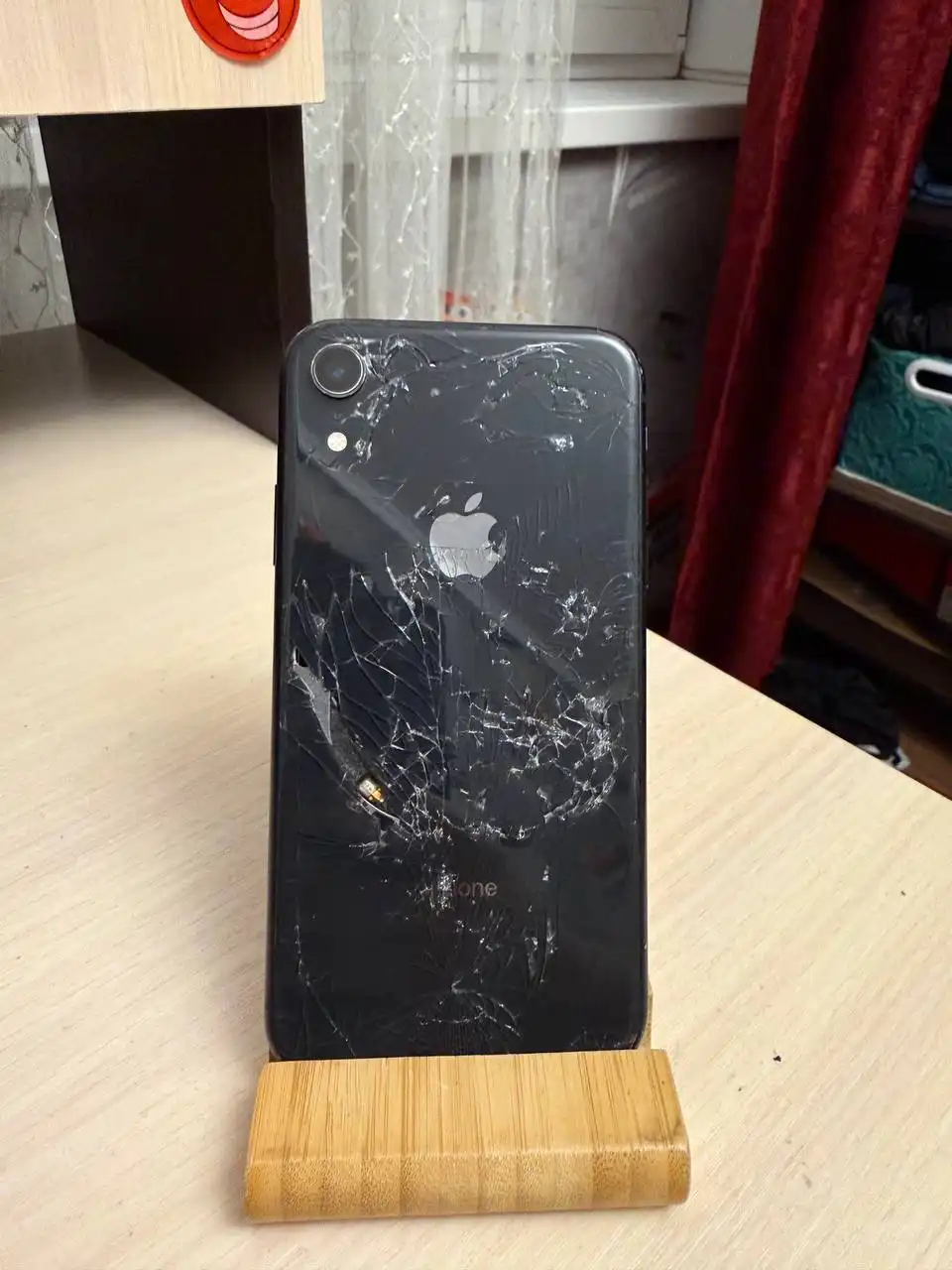 iPhone Xr 128 ГБ черный с дефектами