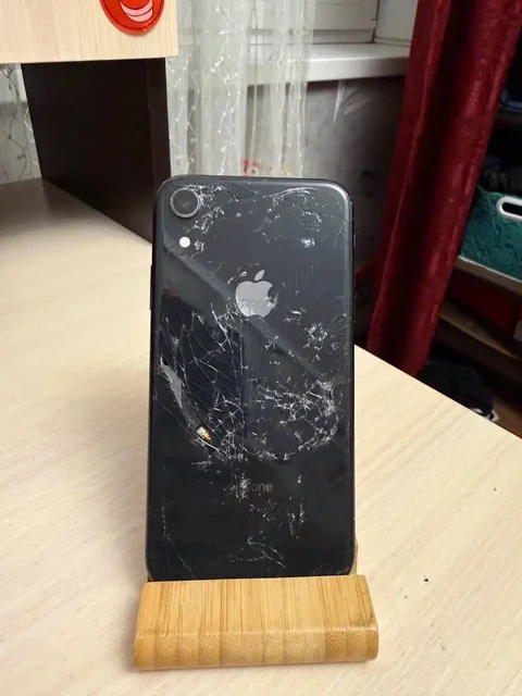 iPhone Xr 128 ГБ черный с дефектами - Электроника в Уфа