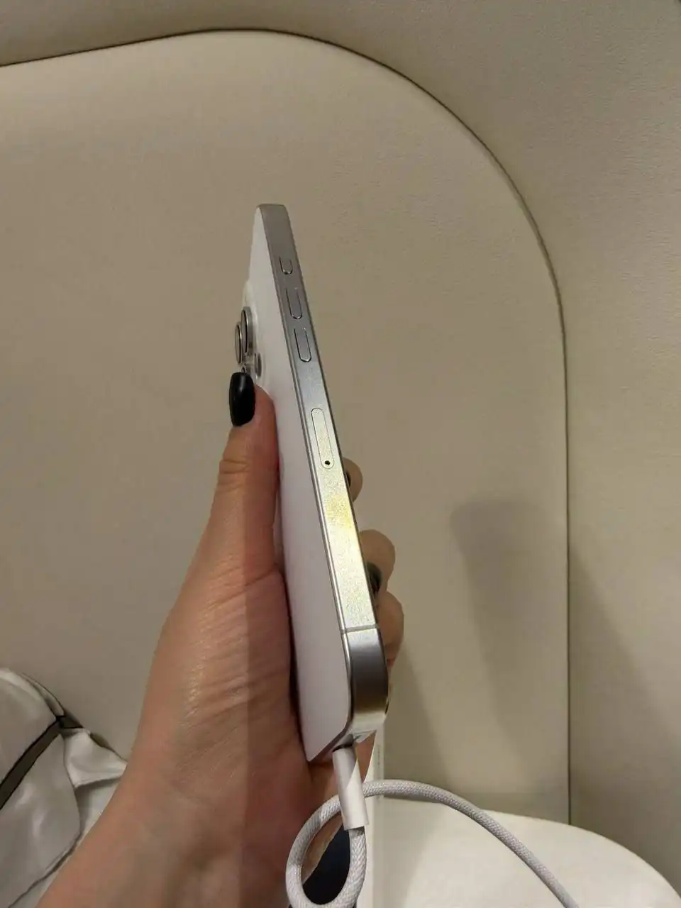 Продам iPhone 16 Pro 512GB белый