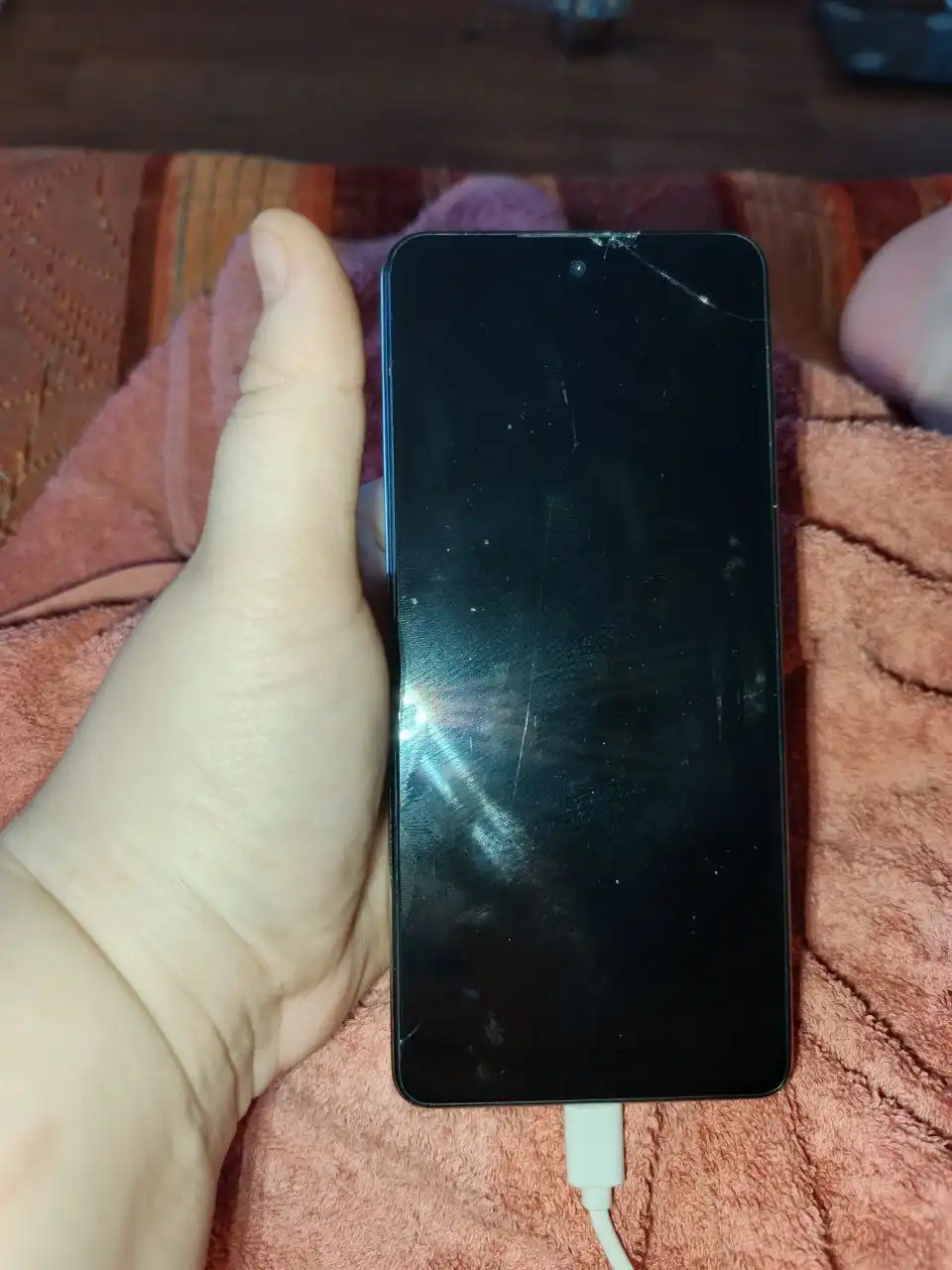 Продам телефон Tecno Spark 20pro