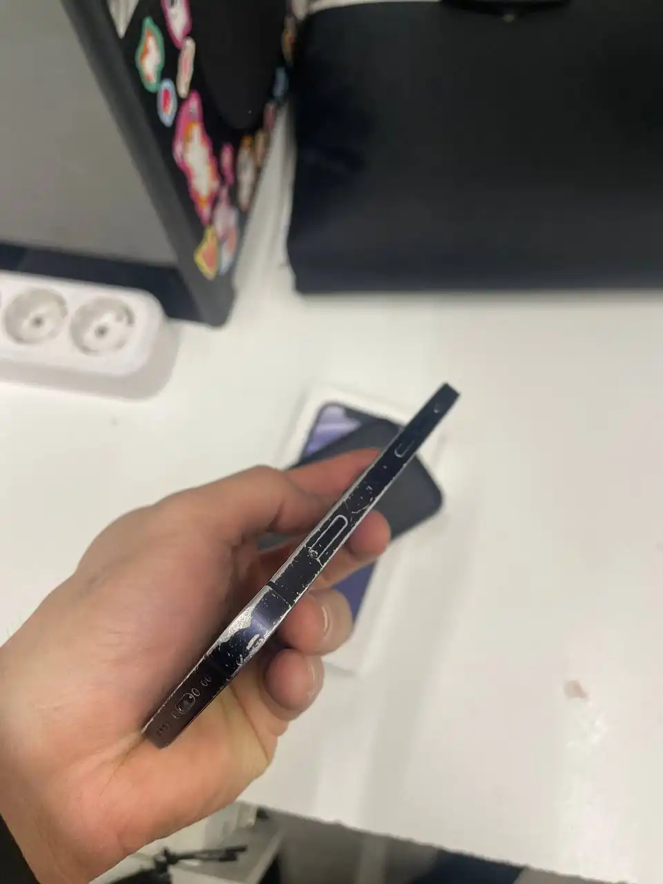 Продажа iPhone 12 Mini и пневматического пистолета