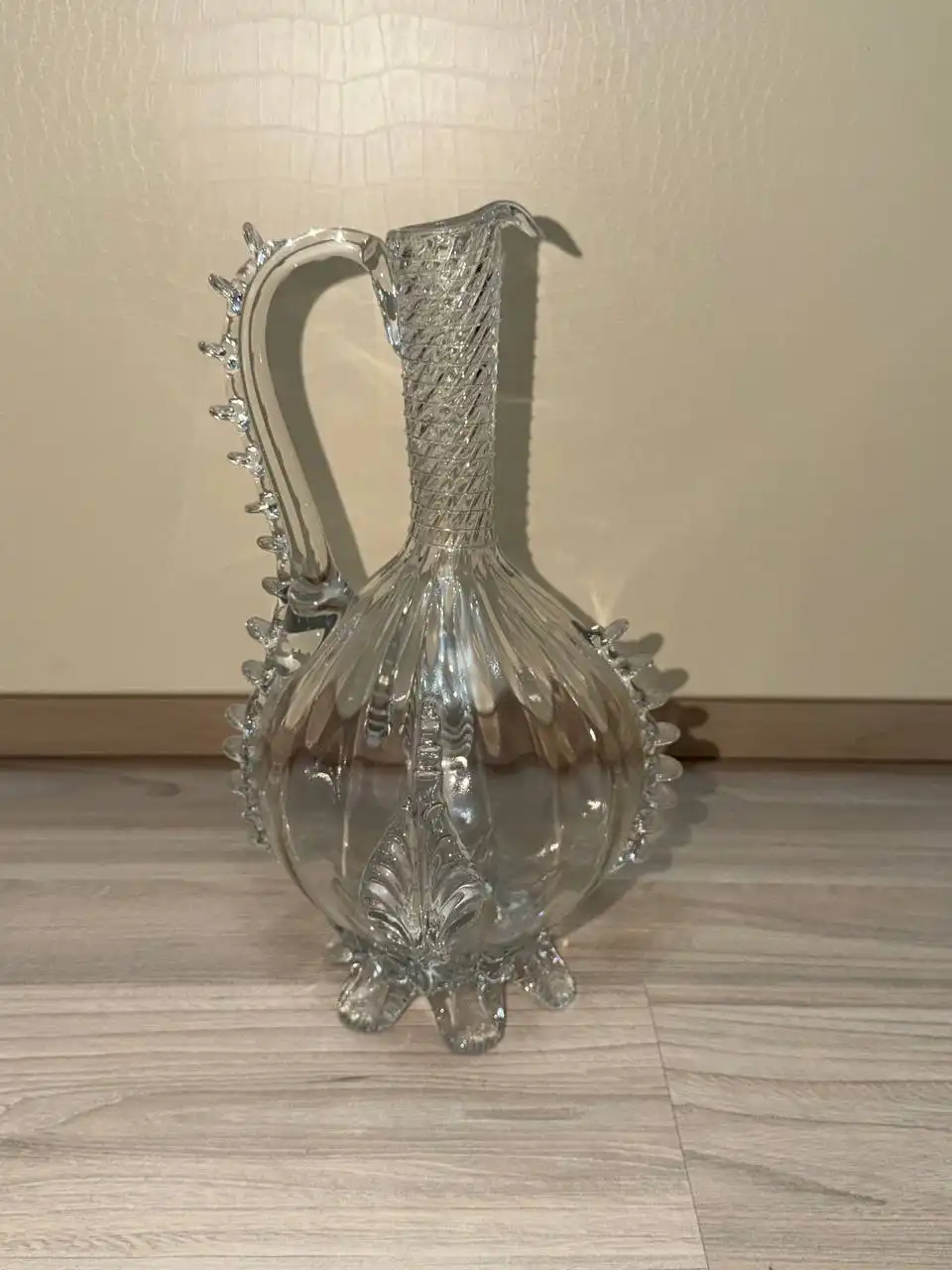 Продажа различных товаров: кепка из меха нерпы, рубанок, порошок, картридж, графин, автолюлька