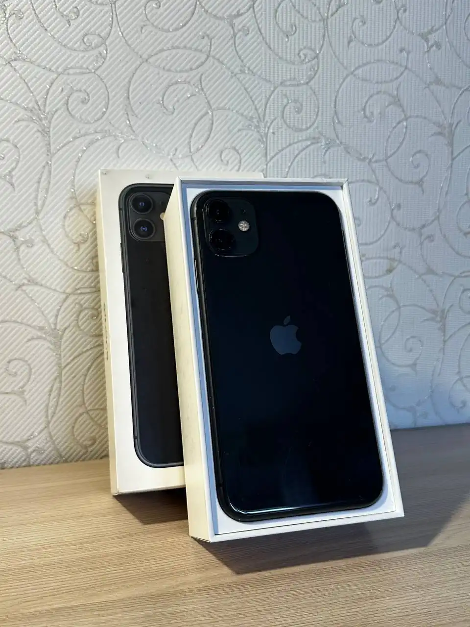 Продажа двух iPhone 11 и XR - Смартфоны (Электроника) в Уфа
