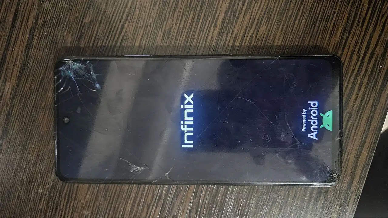 Обмен iPhone SE 2020 и Infinix Note 30 - Смартфоны (Электроника) в Уфа