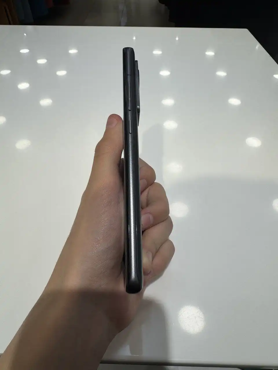 Смартфон 128 ГБ с незначительными дефектами - Смартфоны (Электроника) в Уфа