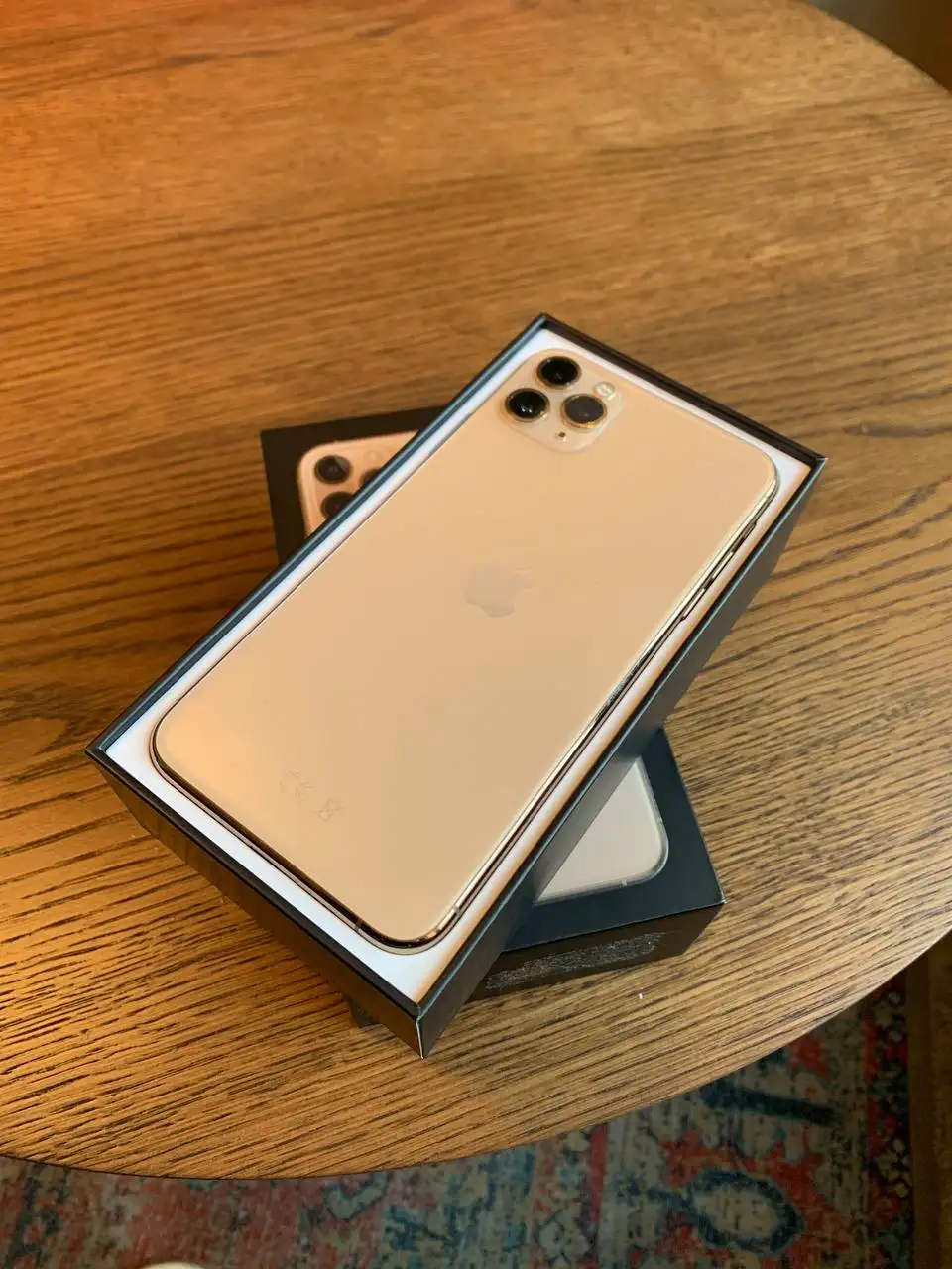 Продам iPhone 11 Pro Max в хорошем состоянии - Смартфоны (Электроника) в Уфа