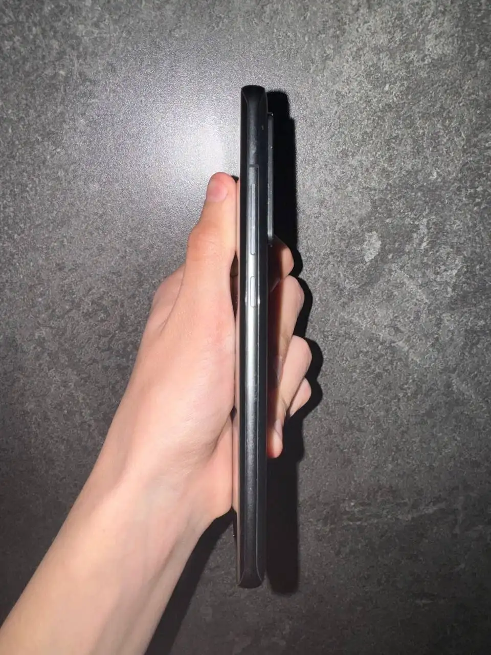 Продажа телефона с царапинами на экране, неисправным звуком и слабой АКБ - Смартфоны и телефоны (Электроника) в Уфа