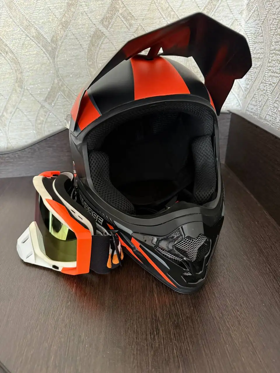 Продажа кроссового шлема фулл комплект - Мотоциклетная экипировка (Хобби и отдых) в Уфа