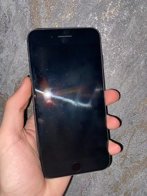 Продажа iPhone 8+ 64GB с АКБ 77% - Смартфоны и гаджеты в Уфа