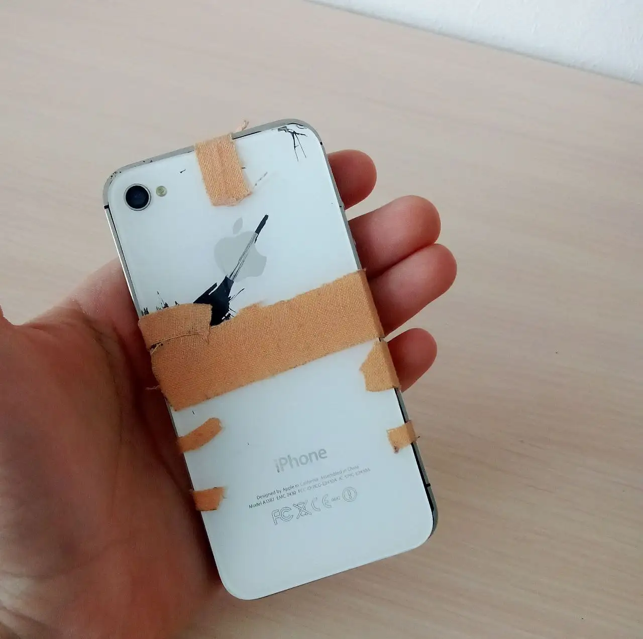 Продажа iPhone 4 на запчасти или восстановление - Смартфоны (Электроника) в Уфа