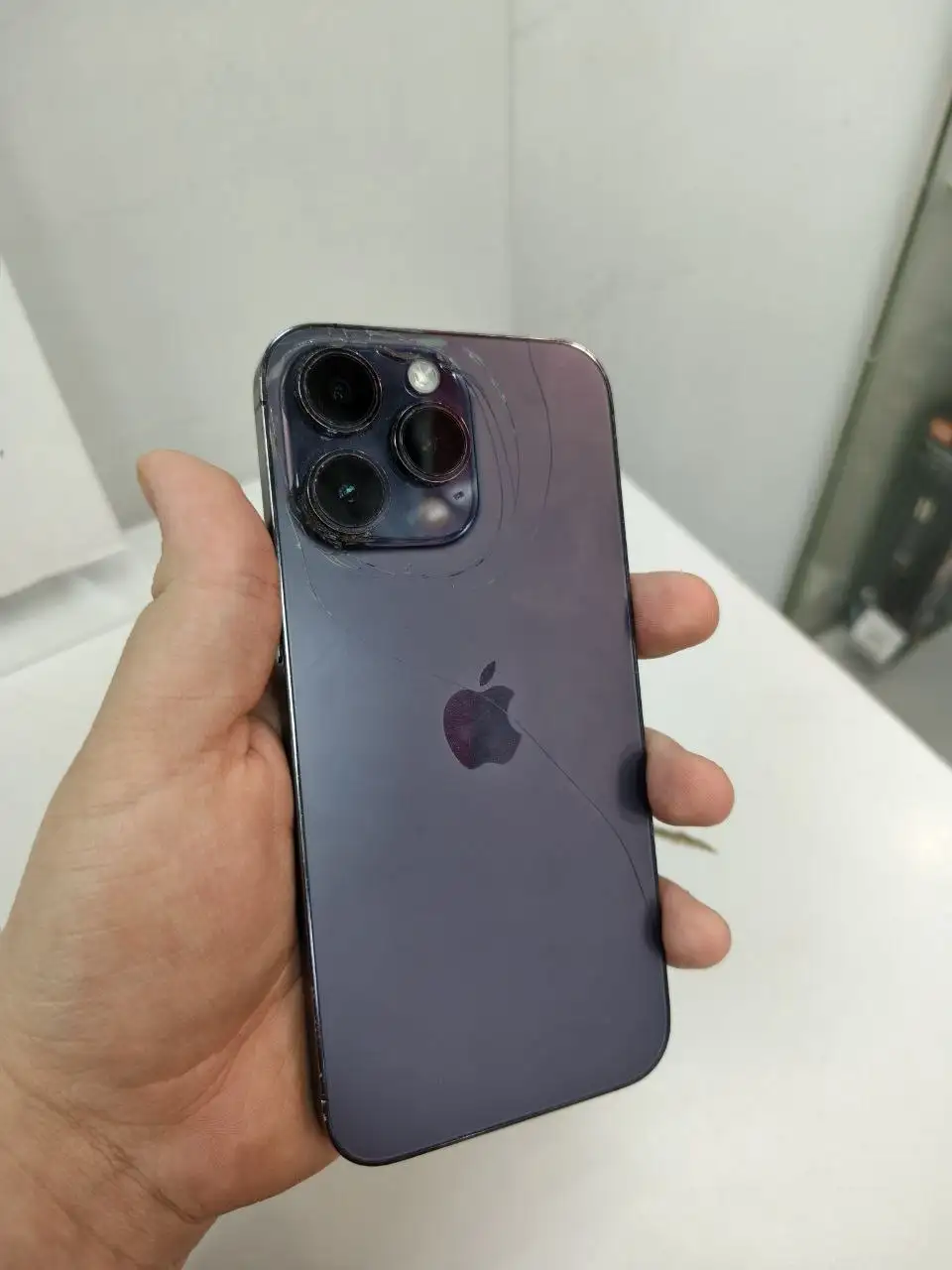 Продажа iPhone 14 Pro и Pro Max с дефектами - Смартфоны (Электроника) в Уфа