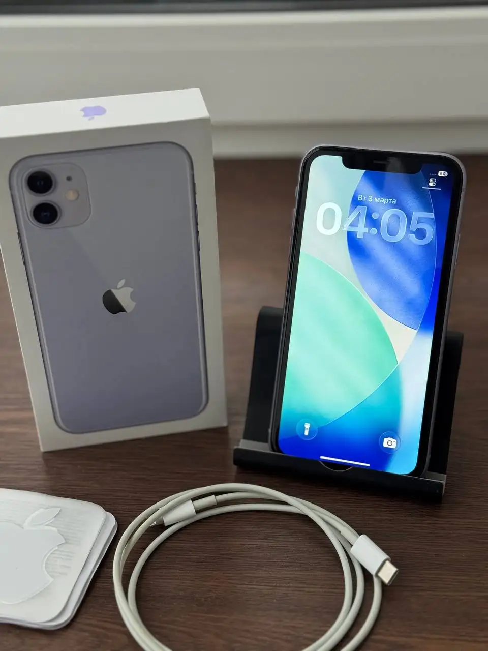 Продажа iPhone 11 64 ГБ в красном и фиолетовом цветах - Смартфоны (Электроника) в Уфа