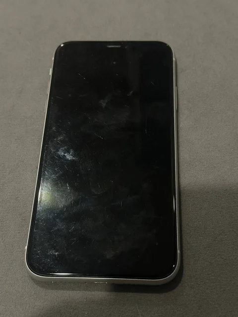 Рабочий телефон с повреждениями экрана и корпуса - частное объявление в Уфа