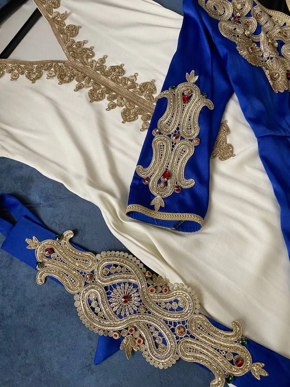 Атласное платье тройка с вышивкой из Арабских эмиратов - Вечерние платья (Одежда) в Уфа