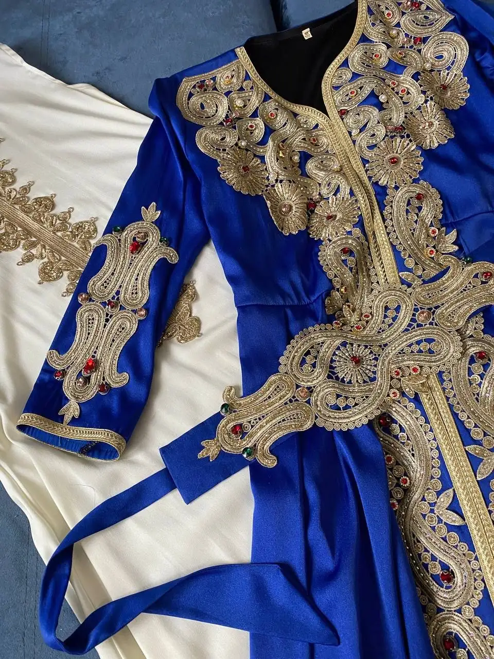 Атласное платье тройка с вышивкой из Арабских эмиратов - Вечерние платья (Одежда) в Уфа