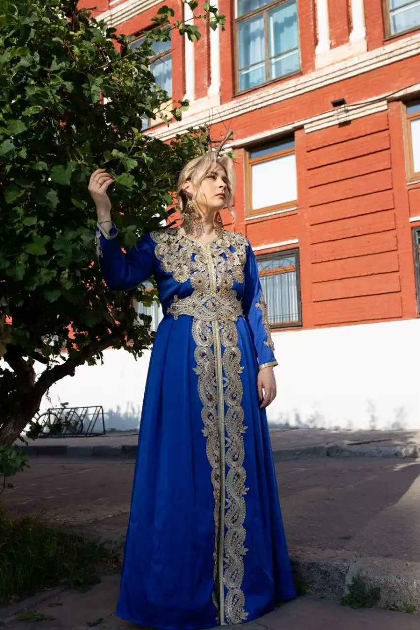 Атласное платье тройка с вышивкой из Арабских эмиратов - Вечерние платья (Одежда) в Уфа