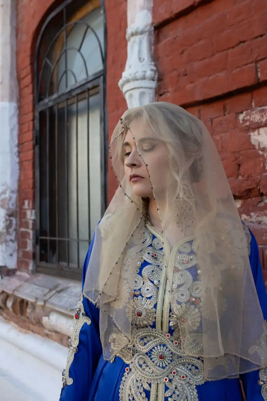 Атласное платье тройка с вышивкой из Арабских эмиратов - Вечерние платья (Одежда) в Уфа