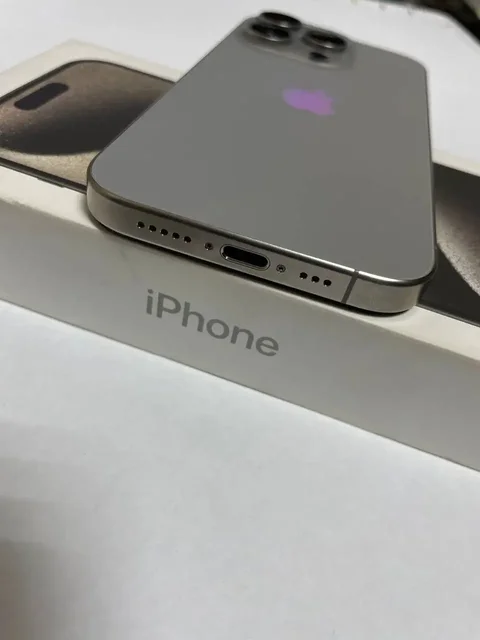 Продам iPhone 15 Pro 256 ГБ серебристый - Компьютерные комплектующие в Уфа